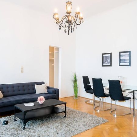 Vienna Residence, Volkstheater - Parliament Bagian luar foto