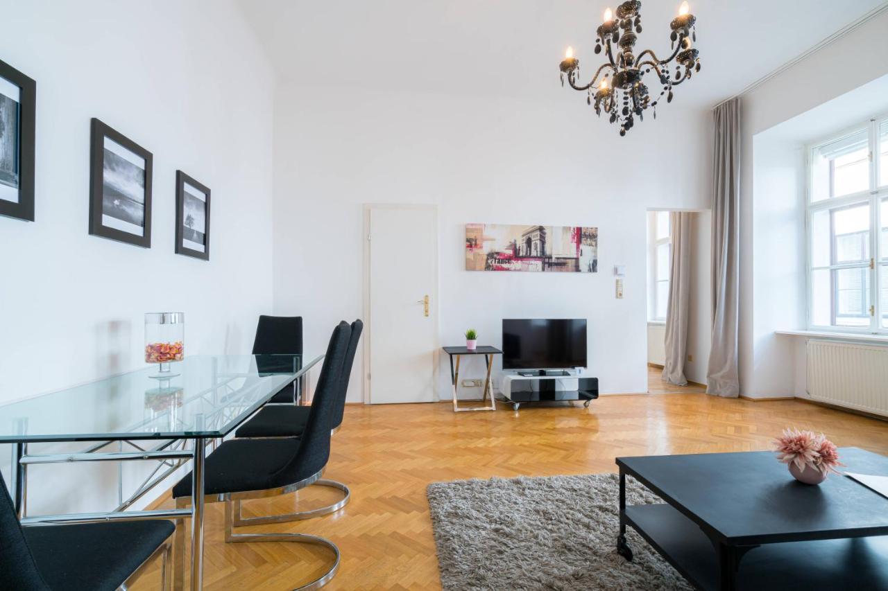 Vienna Residence, Volkstheater - Parliament Bagian luar foto