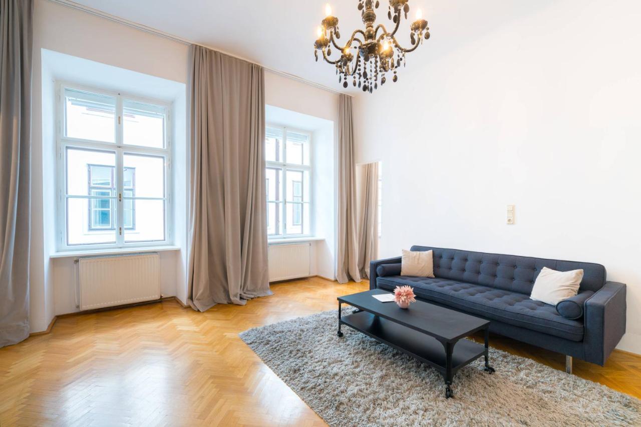 Vienna Residence, Volkstheater - Parliament Bagian luar foto